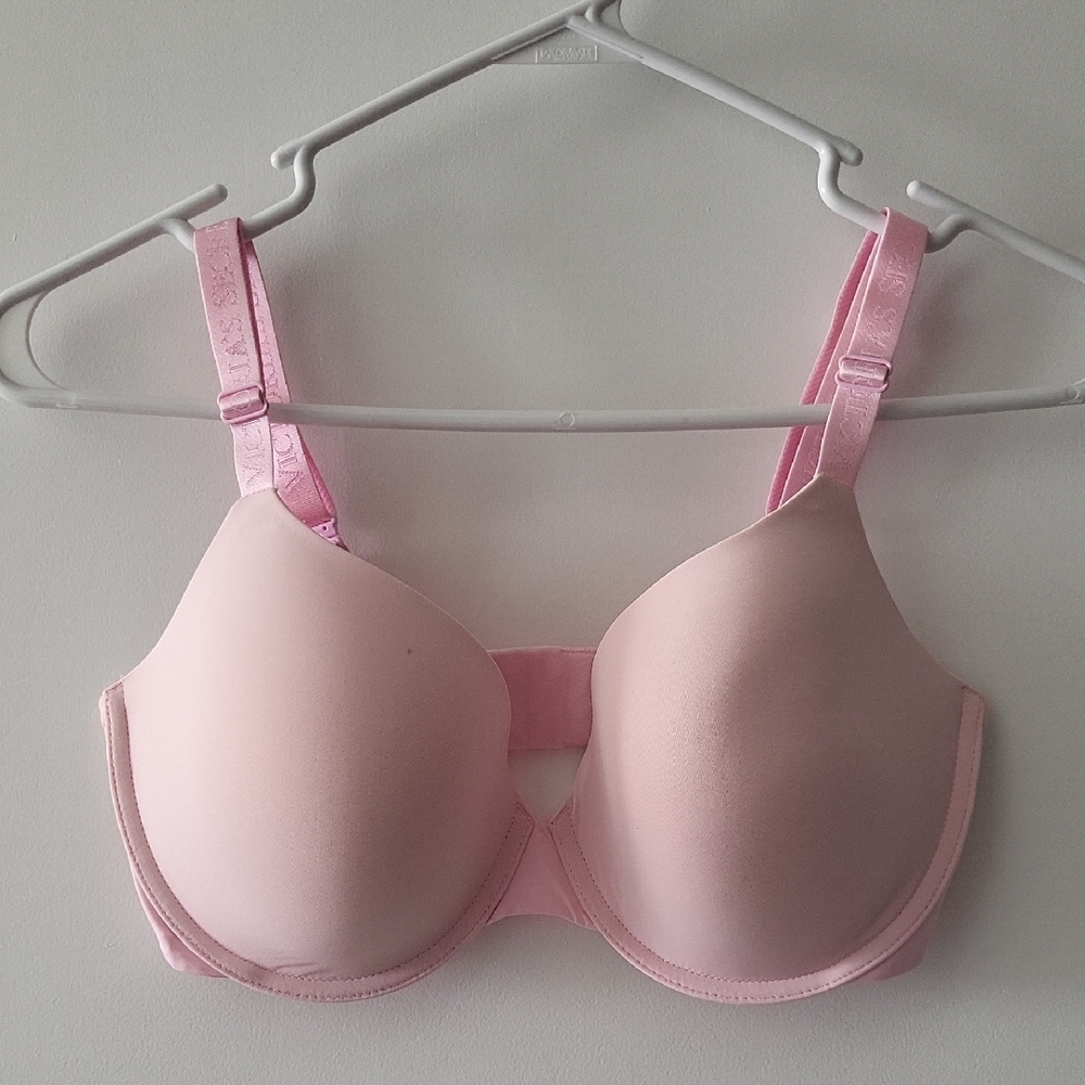 34DD Victoria's Secret Lightly Lined Tshirt Demi